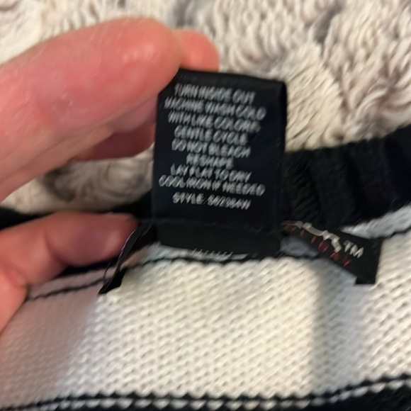 United States Sweaters, Gingerbread Christmas sweater, Women’s 3X - Picture 6 of 6